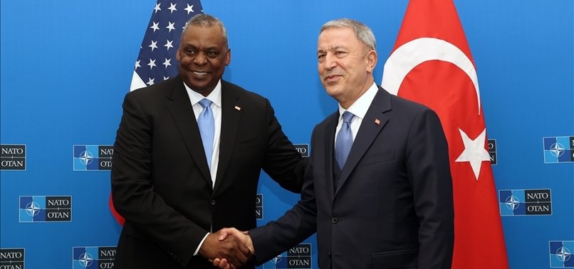 TURKISH, US DEFENCE CHIEFS DISCUSS NATO, REGIONAL ISSUES