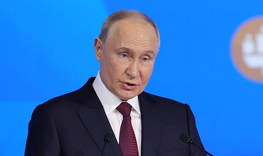 Putin urges major expansion of Russian financial markets
