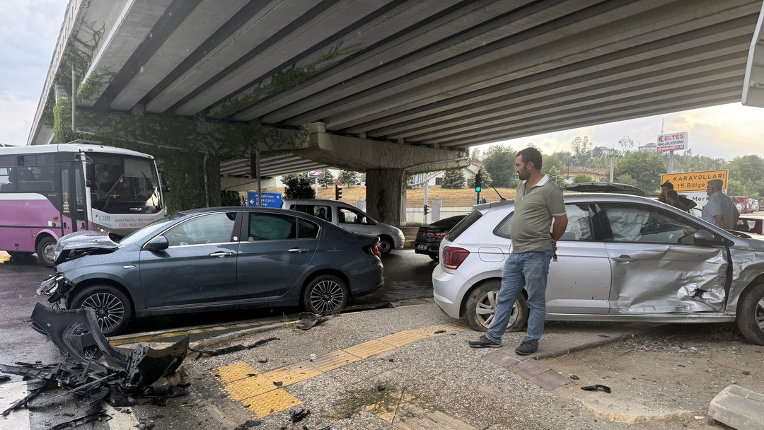 KASTAMONU’DA ZİNCİRLEME KAZA