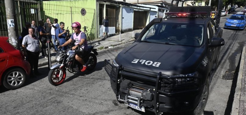 21 DEAD IN POLICE RAID ON DRUG TRAFFICKERS IN RIO DE JANEIRO