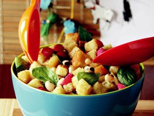 Fasulyeli, Ispanaklı, Turplu Ekmek Salatası