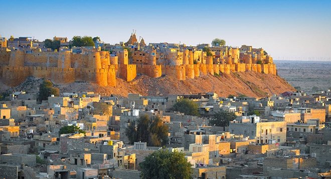 Tac Mahal Türbesinde vakit namazların kılınması yasaklandı