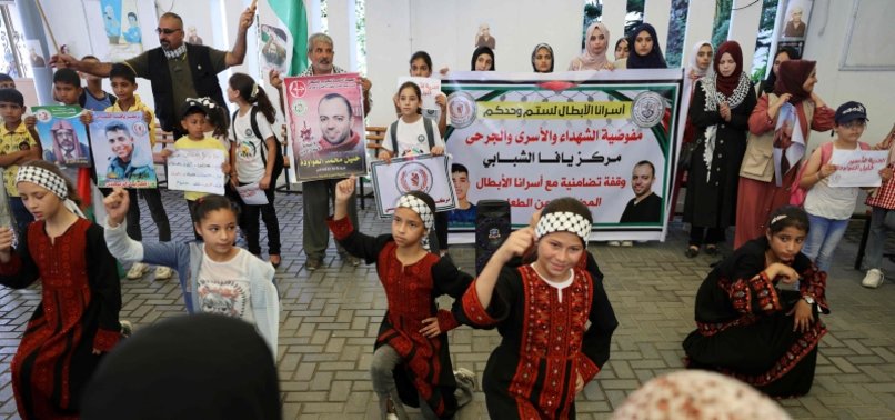 PALESTINIANS RALLY TO SUPPORT DETAINEES IN ISRAELI JAILS