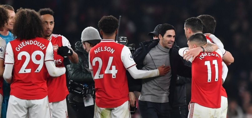 Arsenal Players Coaches Agree To 12 5 Pay Cuts For Year Anews