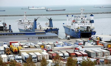 Turkey's exports peak to new daily record of nearly $2B