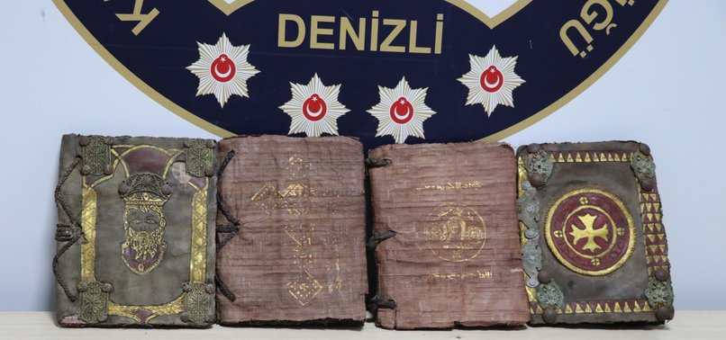 TURKISH POLICE DETAIN 4 FOR SMUGGLING ARTIFACTS