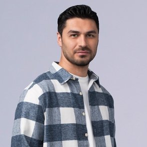 Emre Dinler  – Kimdir