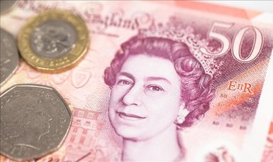 British pound slumps despite Bank of England intervention in bond market