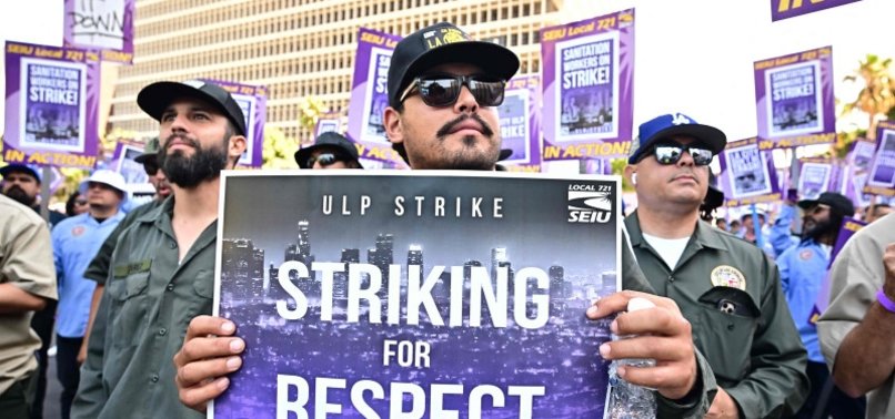 11,000 CITY WORKERS STAGE 24-HOUR STRIKE IN LOS ANGELES, THREATENING TO CRIPPLE SERVICES