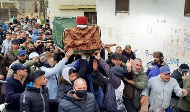 Protests amid Lebanon lockdown leave 1 dead, 220 injured