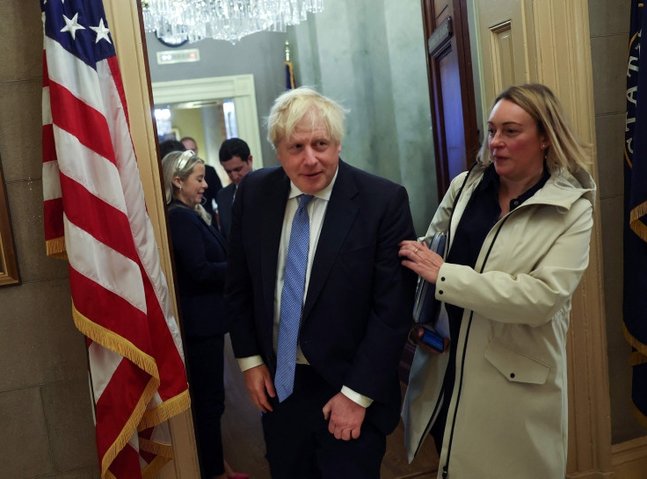 Boris Johnson backs call for West to send fighter jets to Ukraine