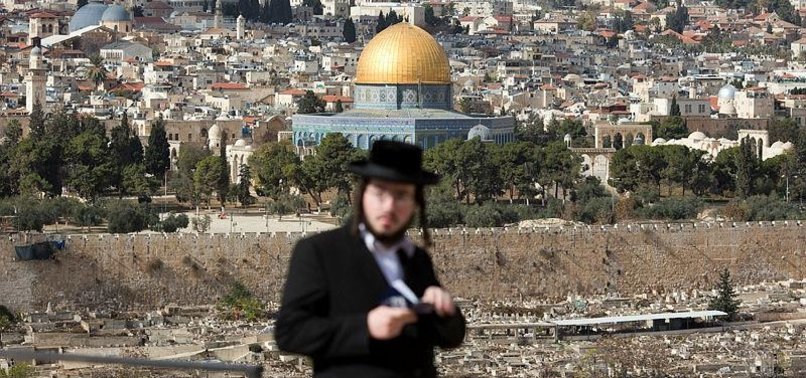 DOZENS OF JEWISH SETTLERS FORCE THEIR WAY INTO AL-AQSA COMPLEX TO CELEBRATE PURIM HOLIDAY