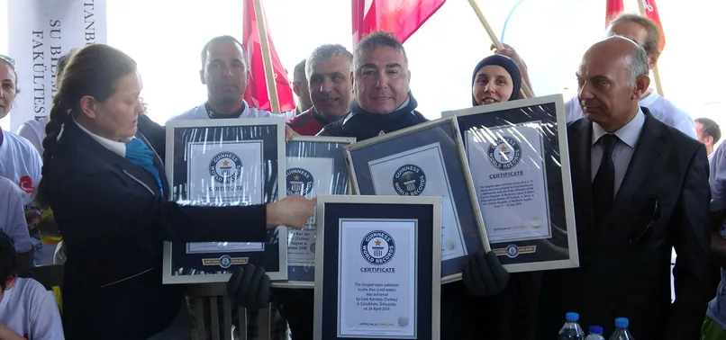 AQUARIUM MAN SETS NEW WORLD RECORD