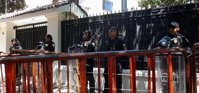 U.S. CONDEMNS MEXICAN EMBASSY RAID, SAYS ECUADOR DISREGARDED ITS OBLIGATIONS