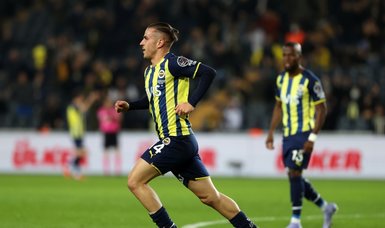 Fenerbahçe beat Yeni Malatyaspor 2-0, take 1st win after 3 weeks