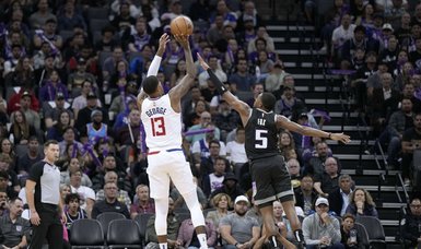 Paul George scores 40 as Clippers eke out win over Kings