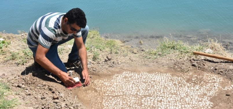 WAVES UNCOVER CENTURIES-OLD MOSAIC AT DAM IN SOUTHEASTERN TURKEY’S ADIYAMAN PROVINCE