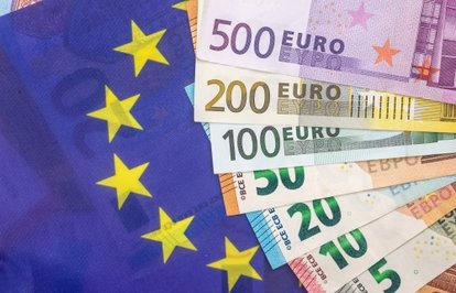 EuroBölgesindeşirketkredilerindekibüyümeivmekaybetmeyedevamediyor