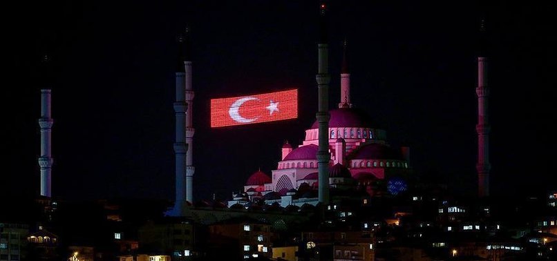 MOSQUES ACROSS TURKEY SAY PRAYERS IN MEMORY OF JULY 15
