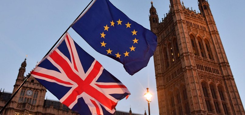 56 PERCENT BRITONS BACK REMAINING IN EU: POLL