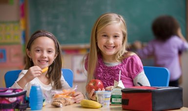 U.S. proposes slashing salt, sugar in school meals