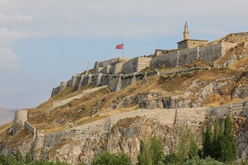 Tarihe meydan okuyan Van Kalesi