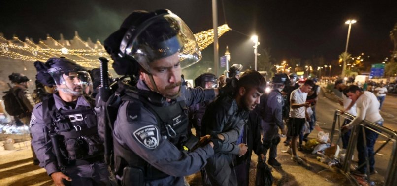 ISRAELI POLICE ATTACK PALESTINIANS AT JERUSALEMS DAMASCUS GATE