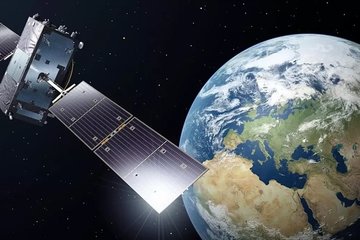 Boeing uydusu parçalandı
