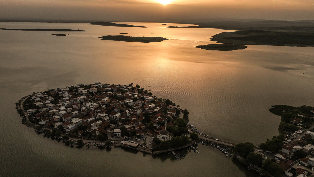 GÖLYAZI’DA GÜN BATIMI