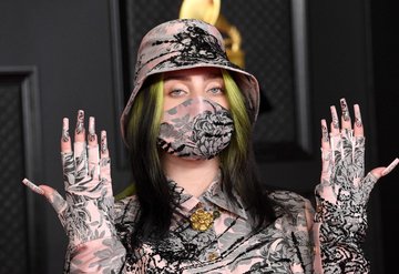 Billie Eilish Sarışın Oldu