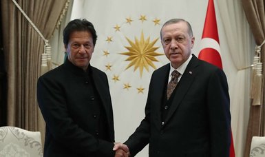 Pakistan’s premier expresses solidarity with Turkey, marking 2016 defeated coup