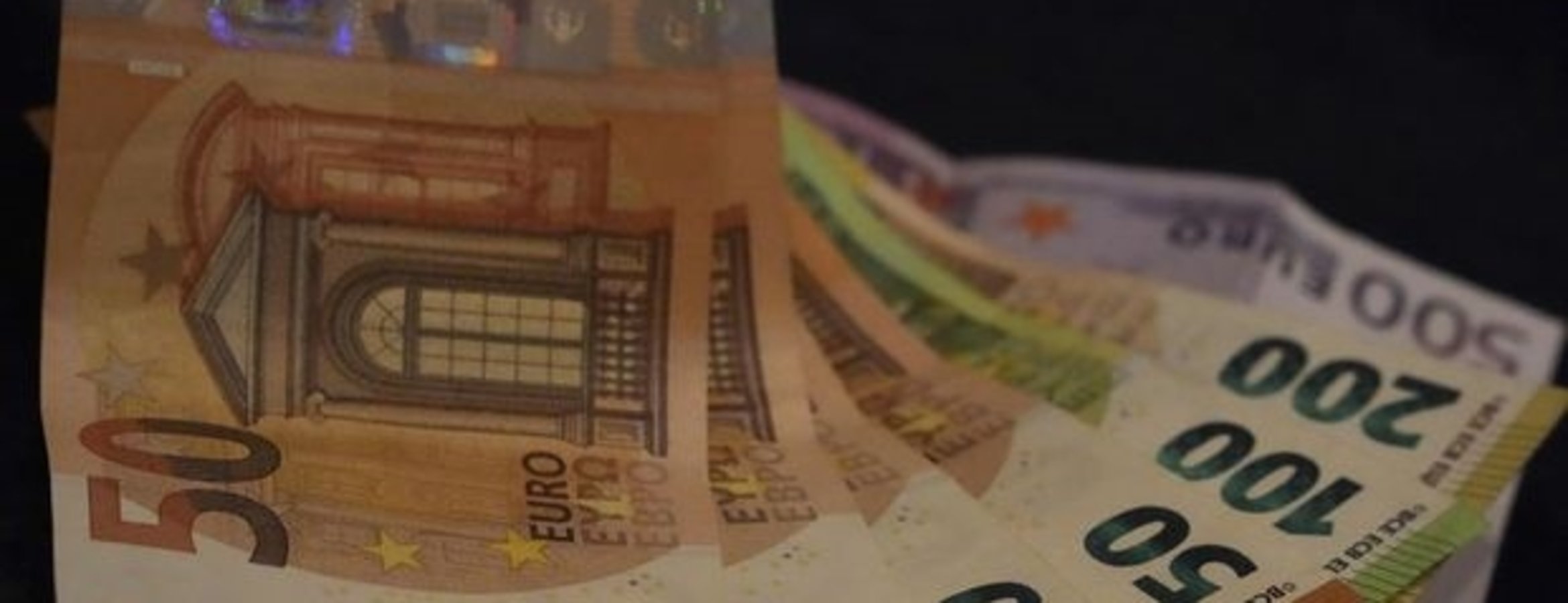 Hazine avro cinsi tahvil ve kira sertifikası ihracı gerçekleştirdi