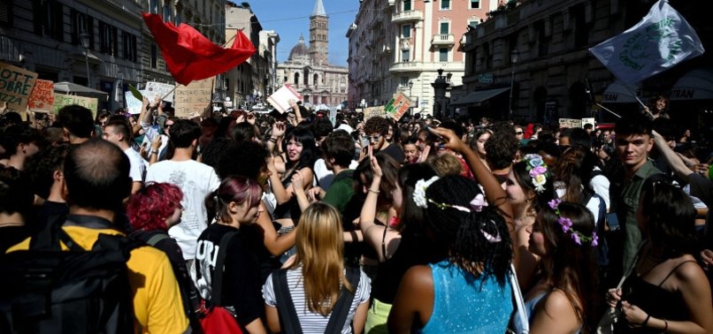 THOUSANDS OF ITALIAN STUDENTS RALLY TO RAISE AWARENESS ABOUT CLIMATE CHANGE
