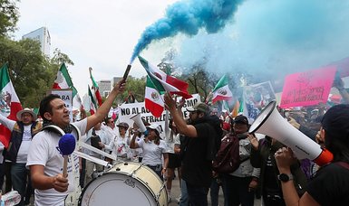 Thousands protest Mexican judicial reform