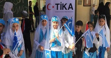 Turkish aid agency distributes stationery in Iraq