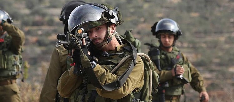 Katil İsrail askerleri Filistinli bir genci daha öldürdü