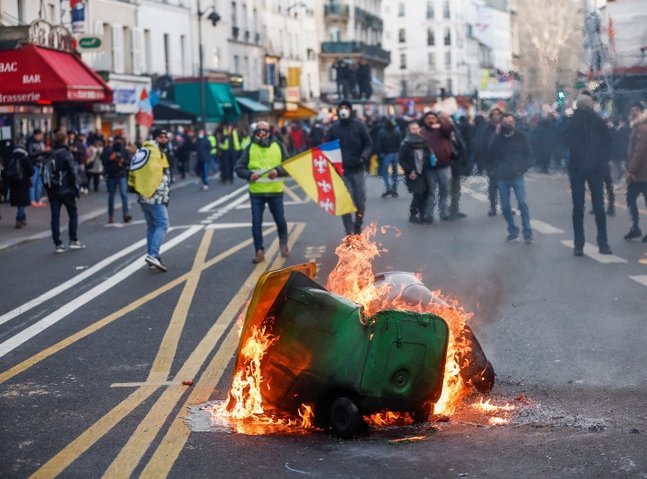 Further protests in Paris over France's pension reforms