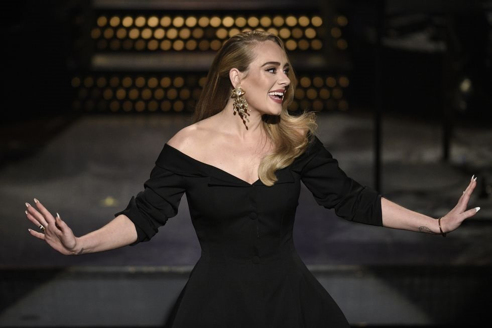 ADELE’İN YENİ ALBÜMÜ ÇOK YAKINDA!
