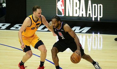 Clippers pull even with Jazz, but Kawhi Leonard leaves early