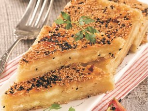 Üç Peynirli Maden Sulu Börek