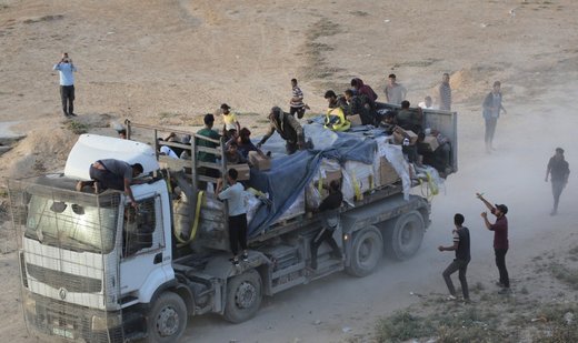 Israeli security personnel tips settlers to attack Gaza aid trucks