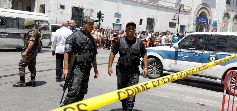 1 DEAD, SEVERAL WOUNDED IN TWO SUICIDE BOMBER ATTACKS IN TUNIS