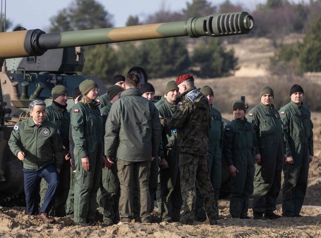 Poland sets up anti-tank barrier along border with Belarus and Russia
