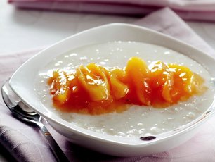 Kayısı Soslu Sakızlı Sütlaç