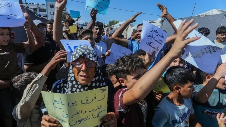 Palestinians in Khan Younis call for urgent aid