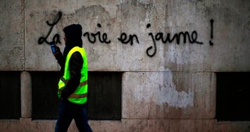 French government decries foreign powers for 'yellow vest' riots