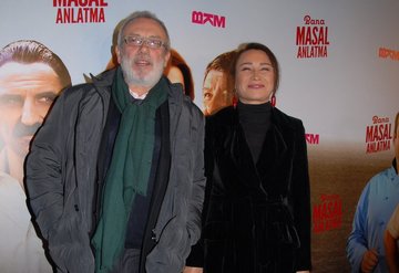 Ünlü oyuncu Demet Akbağın eşi Zafer Çika hayatını kaybetti