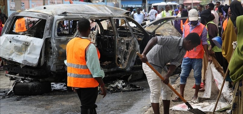 BOMB BLAST KILLS AT LEAST 6 IN SOMALIA