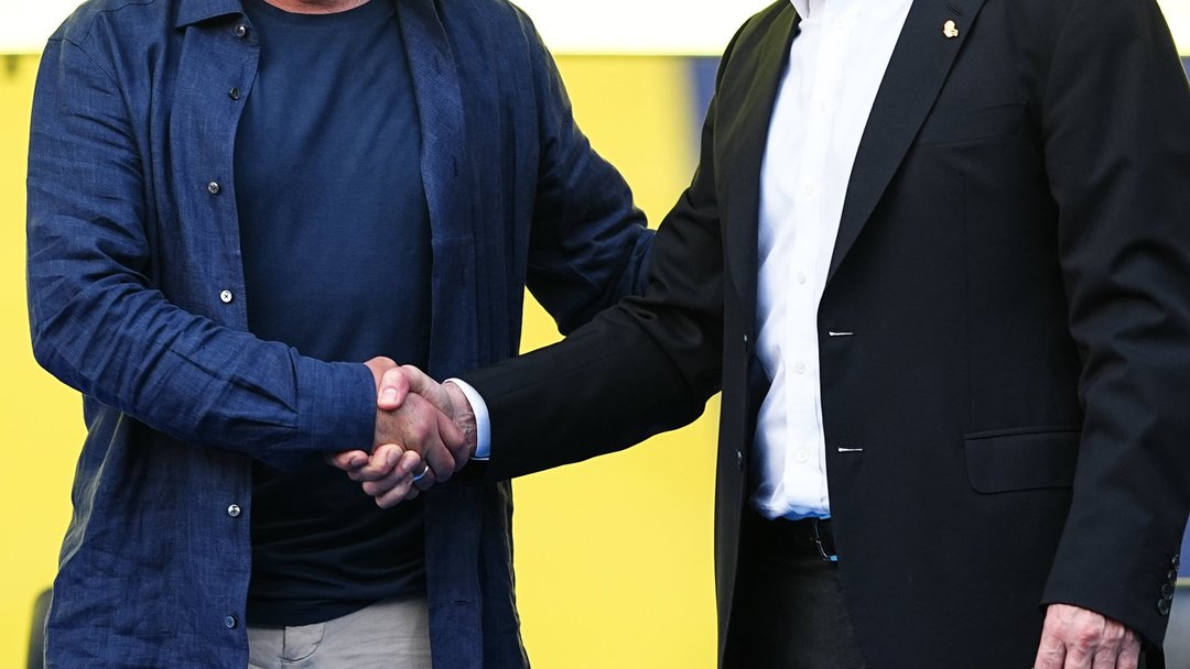 ALİ KOÇ VE MOURINHO TOPLANTI ODASINA