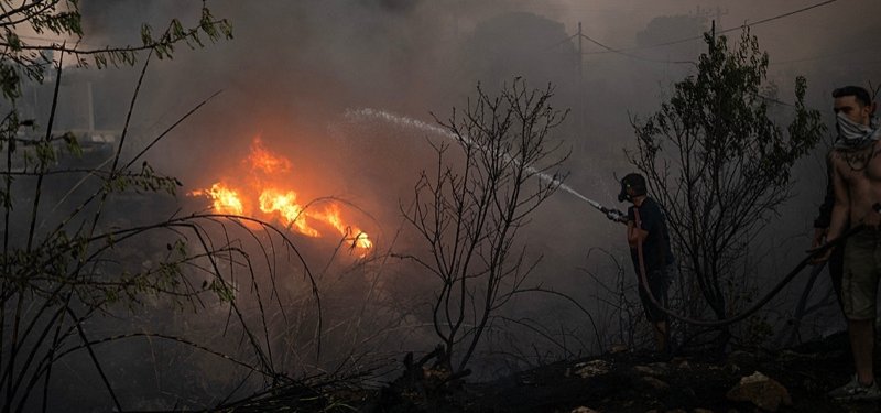 Türkiye to send 2 firefighting planes, helicopter to help Greece fight massive wildfire raging near Athens